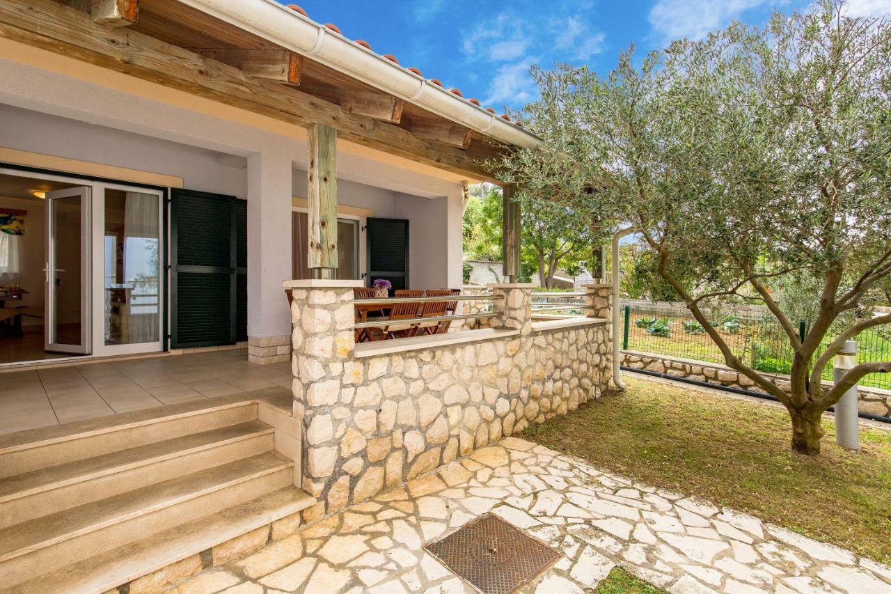 Villas Kampor ภายนอก รูปภาพ